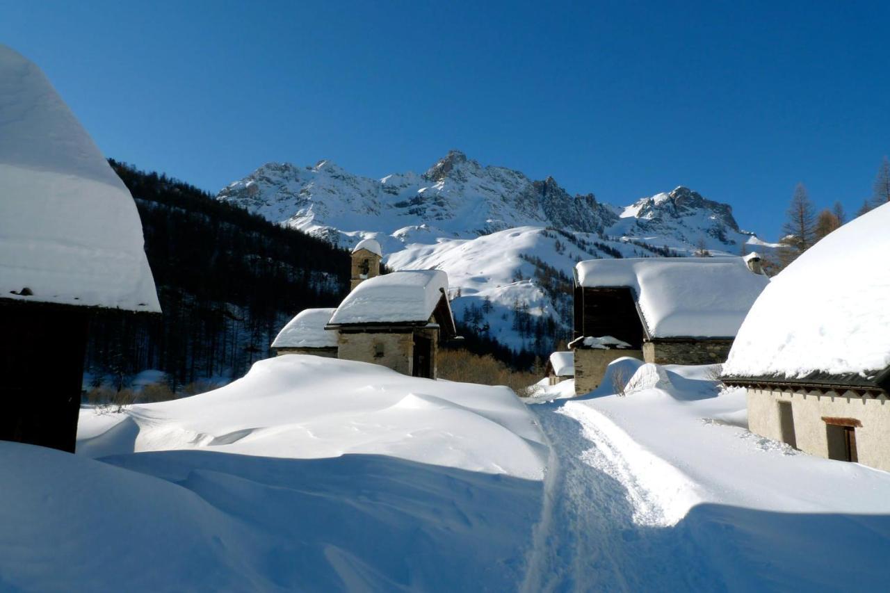 Le Leyrier Hameau Des Chazals Nevache Hautes Alpes Névache Exterior foto